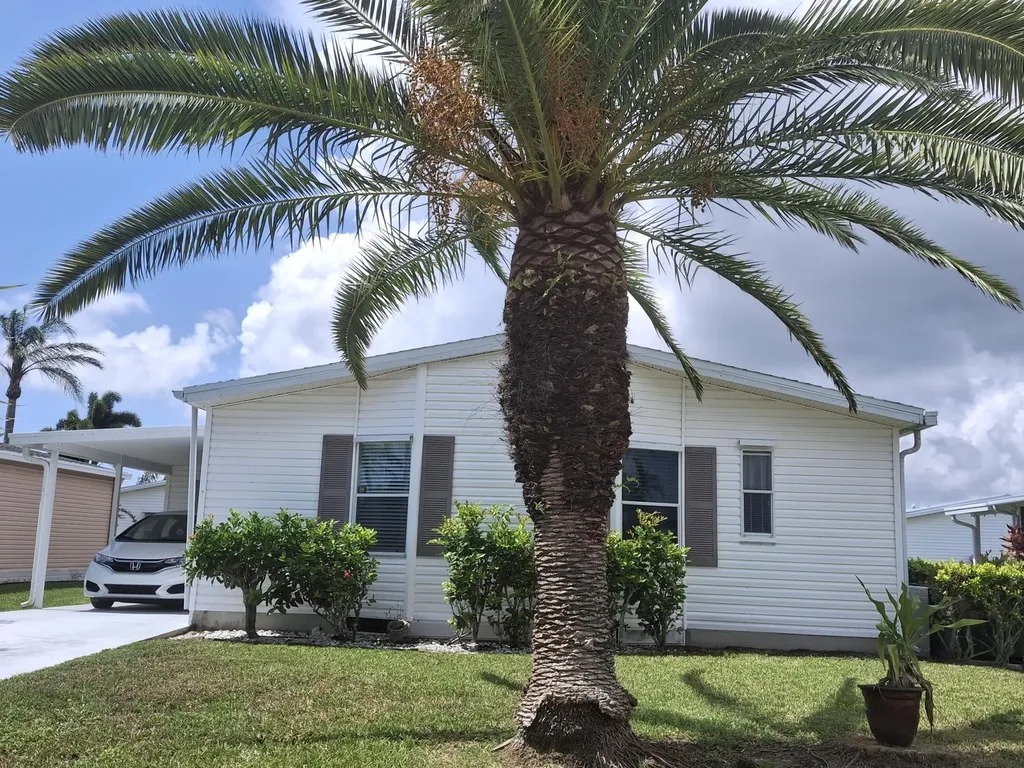 3701 Sleepy Hollow Lane Port Saint Lucie FL 34952