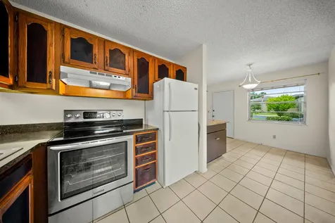 8 Lake Vista Trail Port Saint Lucie FL 34952