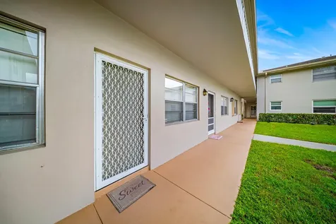 8 Lake Vista Trail Port Saint Lucie FL 34952