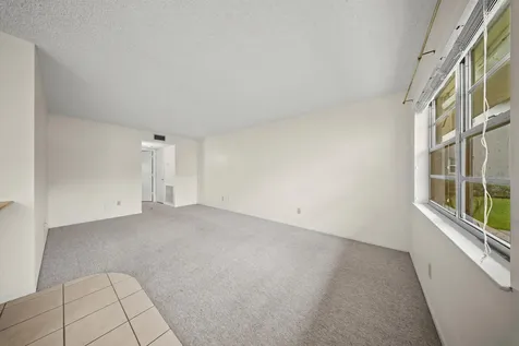 8 Lake Vista Trail Port Saint Lucie FL 34952