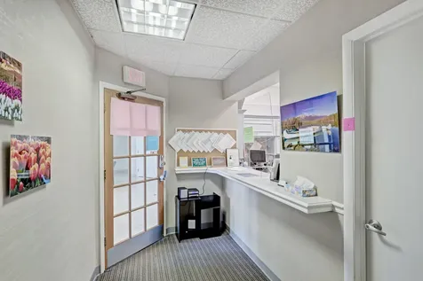 3537 Forest Hill Boulevard West Palm Beach FL 33406