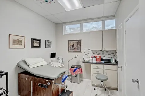 3537 Forest Hill Boulevard West Palm Beach FL 33406