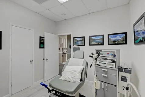 3537 Forest Hill Boulevard West Palm Beach FL 33406