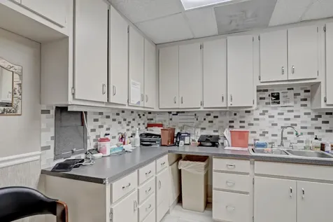 3537 Forest Hill Boulevard West Palm Beach FL 33406