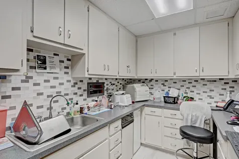 3537 Forest Hill Boulevard West Palm Beach FL 33406