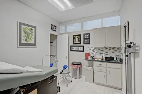 3537 Forest Hill Boulevard West Palm Beach FL 33406