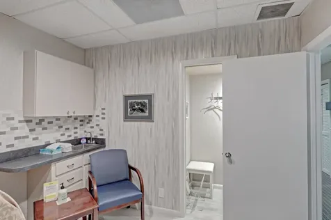 3537 Forest Hill Boulevard West Palm Beach FL 33406