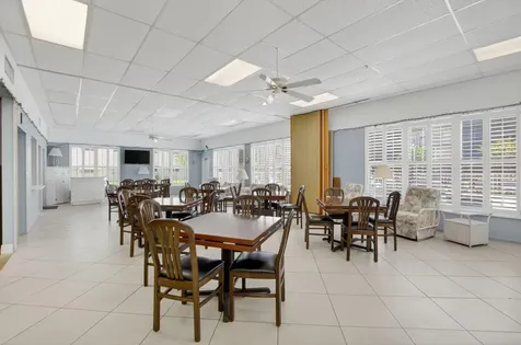 808 Se 7th Street Deerfield Beach FL 33441