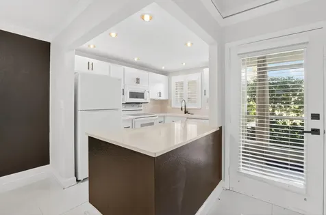808 Se 7th Street Deerfield Beach FL 33441
