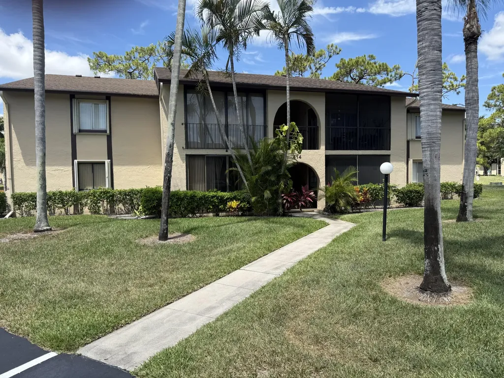 414 Pine Glen Lane Greenacres FL 33463