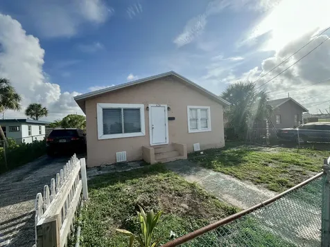 628 W 7th Street Riviera Beach FL 33404