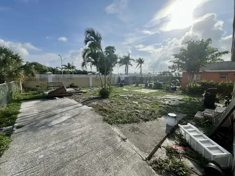 628 W 7th Street Riviera Beach FL 33404