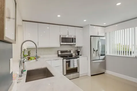 6698 10th Avenue Lake Worth FL 33467