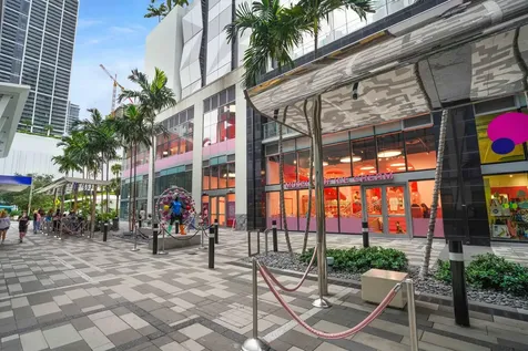 851 NE 1st Avenue Miami FL 33132