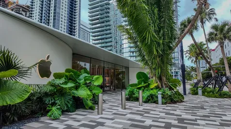 851 NE 1st Avenue Miami FL 33132
