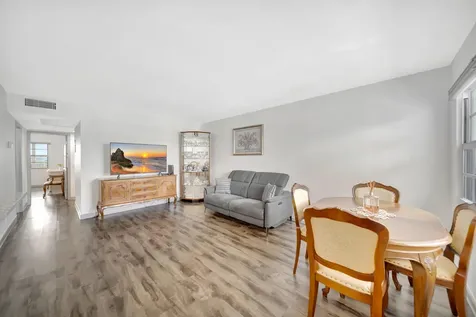 4063 Exeter D Boca Raton FL 33434