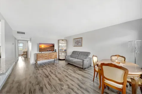 4063 Exeter D Boca Raton FL 33434