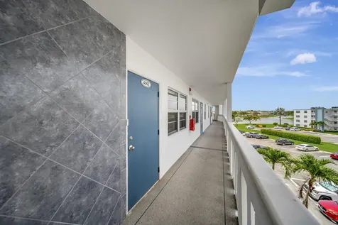 4063 Exeter D Boca Raton FL 33434