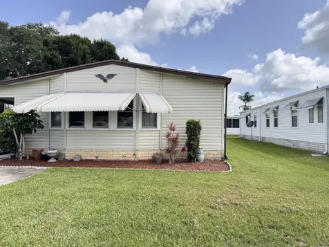 493 Hemingway Terrace Fort Pierce FL 34982