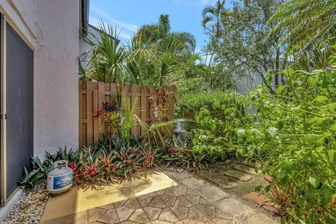 4731 Nw 2nd Avenue Boca Raton FL 33431