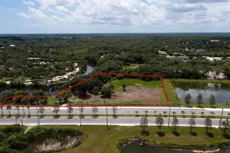 2083 W Midway Road Fort Pierce FL 34981