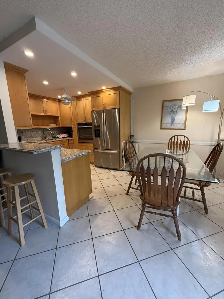 1046 Wolverton C Boca Raton FL 33434