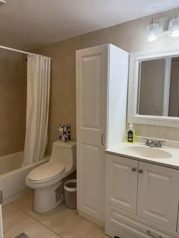 1046 Wolverton C Boca Raton FL 33434