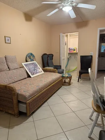 1046 Wolverton C Boca Raton FL 33434
