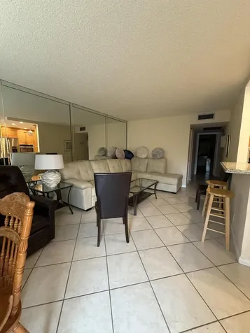 1046 Wolverton C Boca Raton FL 33434