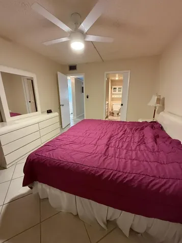 1046 Wolverton C Boca Raton FL 33434