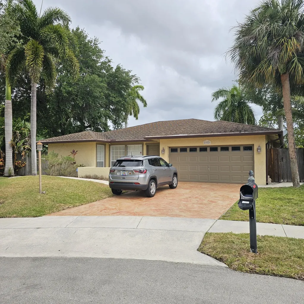 21521 Cavandish Road Boca Raton FL 33433
