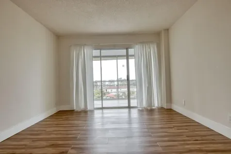 3590 Via Poinciana Lake Worth FL 33467