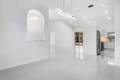 20275 Hacienda Court Boca Raton FL 33498