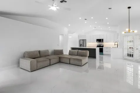 20275 Hacienda Court Boca Raton FL 33498