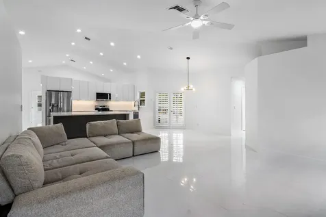 20275 Hacienda Court Boca Raton FL 33498