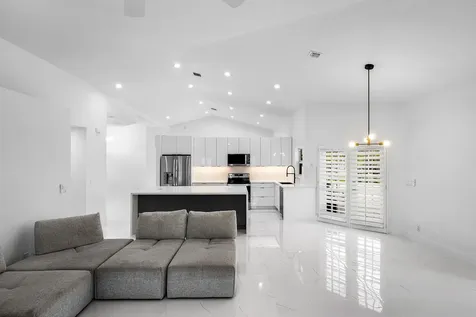 20275 Hacienda Court Boca Raton FL 33498
