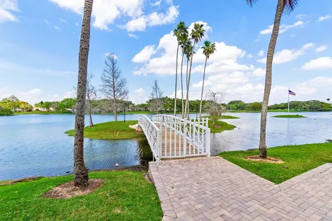20275 Hacienda Court Boca Raton FL 33498