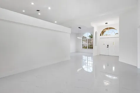 20275 Hacienda Court Boca Raton FL 33498
