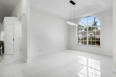 20275 Hacienda Court Boca Raton FL 33498