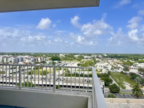 625 Casa Loma Boulevard Boynton Beach FL 33435