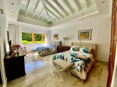 34 00 Casa De Campo DR 22000