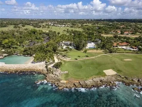 1 00 Casa De Campo DR 22000