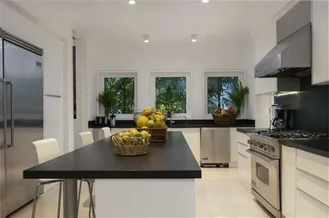 1 00 Casa De Campo DR 22000