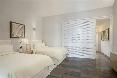 1 00 Casa De Campo DR 22000