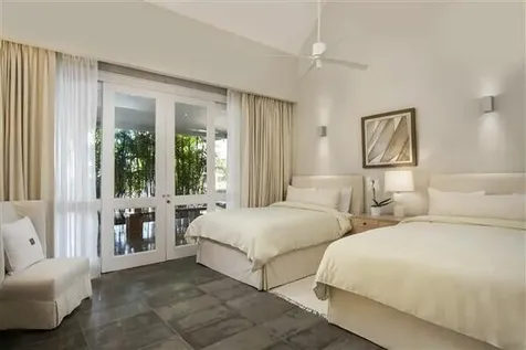 1 00 Casa De Campo DR 22000