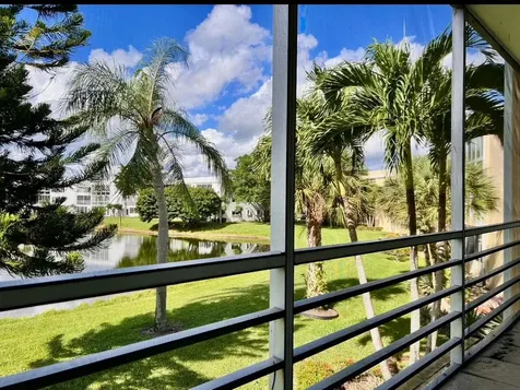 203 Wellington E West Palm Beach FL 33417