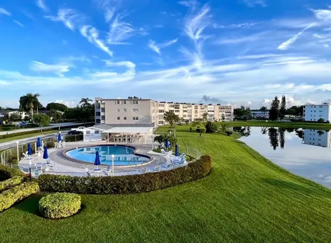203 Wellington E West Palm Beach FL 33417