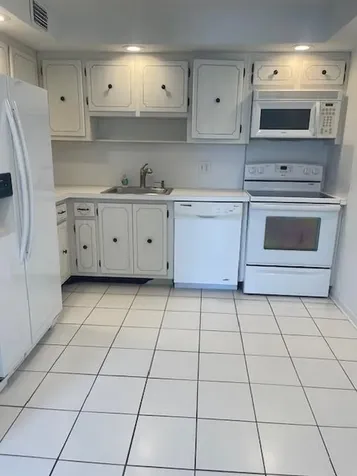 203 Wellington E West Palm Beach FL 33417