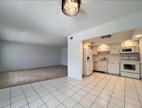 203 Wellington E West Palm Beach FL 33417