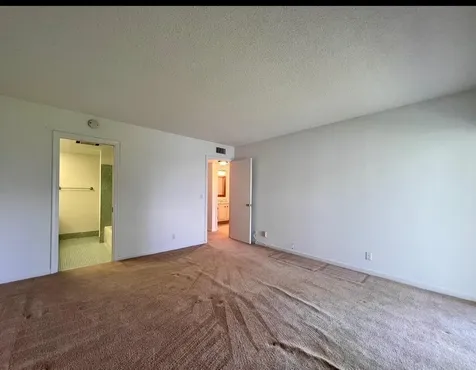 203 Wellington E West Palm Beach FL 33417